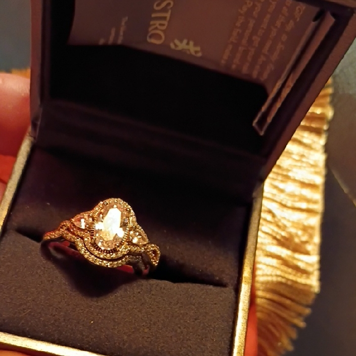 Dazzling Silver Ring With Crystal Detailing